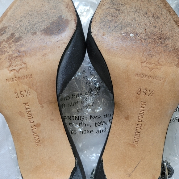 MANOLO BLAHNIK Grey Satin Crystal Embellished Pointed-Toe Heels - Picture 15 of 16